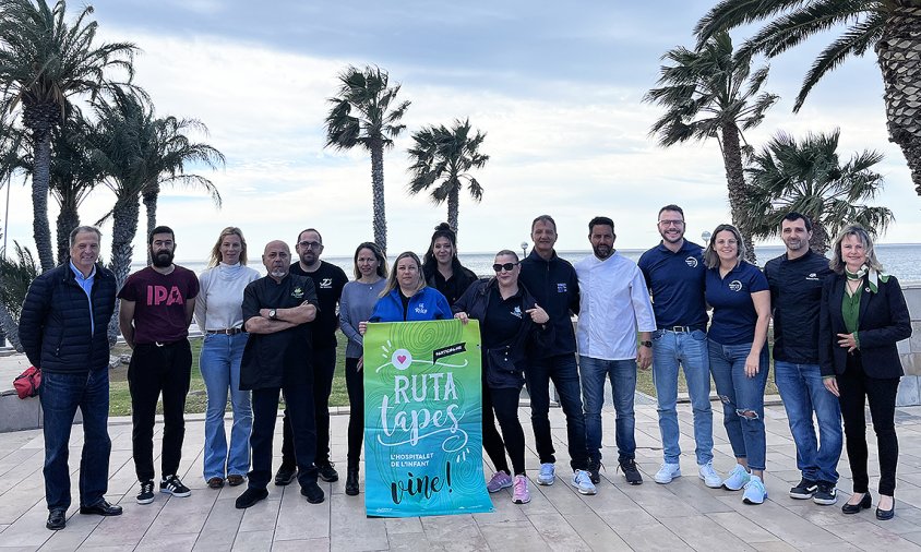 Fotografia de grup dels restauradors i restauradores participants en aquesta edició de la Ruta de tapes