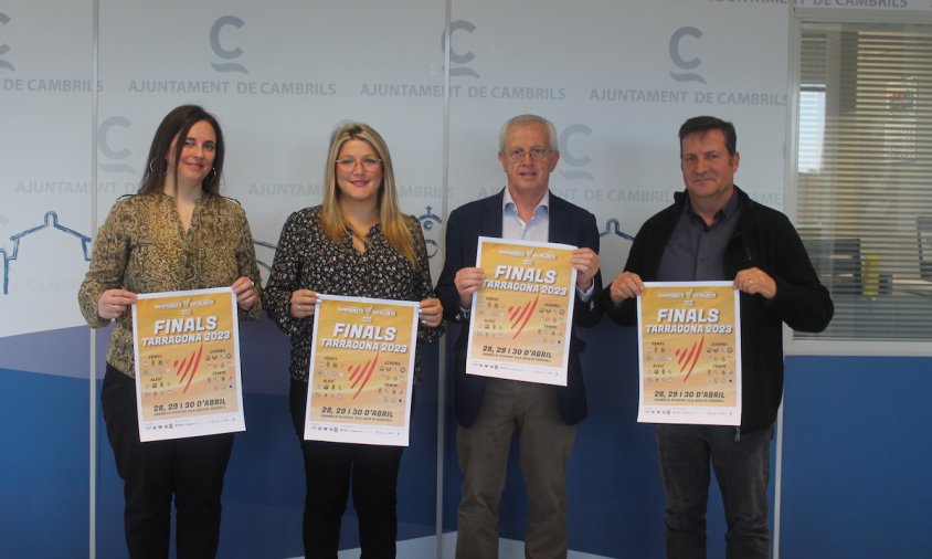 De dreta a esquerra: Jordi Fernández, Benedicte Piqué, Natàlia Pleguezuelos i Laura Piñol durant la presentació del Campionat de Catalunya d'hoquei patins