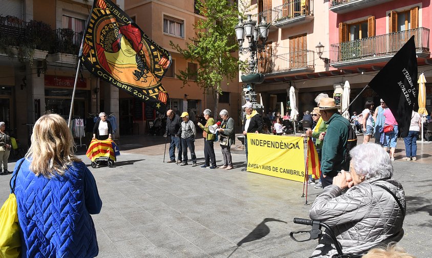 Imatge de la concentració d'ahir de les Àvies i Avis, a la plaça de la Vila