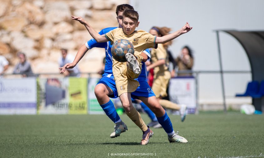 Imatge del partit entre l'Infantil A i el Barça que va acabar amb victòria dels cambrilencs