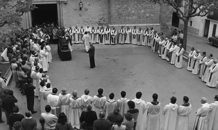 Nombrosos sacerdots van donar l'últim adéu a Mn. Josep Manresa / Maig 1985