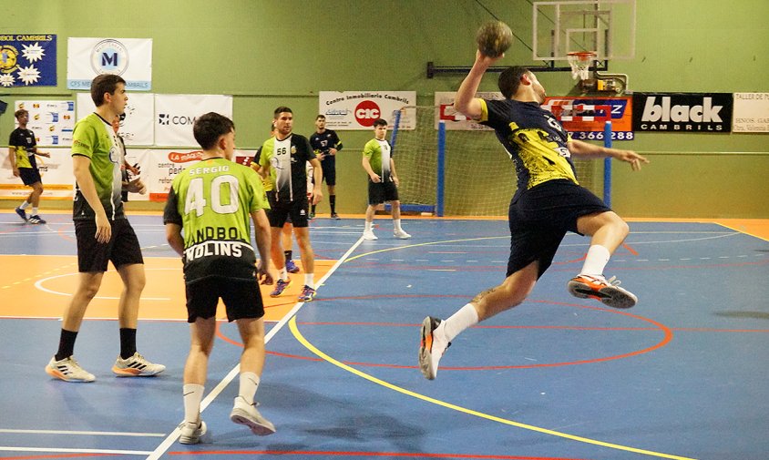 El CH Cambrils va derrotar l'Handbol Molins en el partit disputat aquest passat dissabte a la tarda al Palau Municipal d'Esports