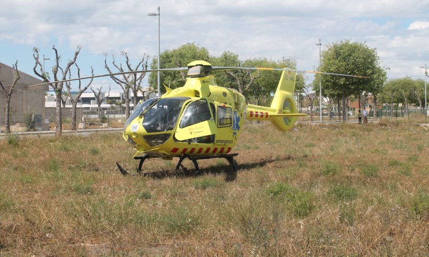 L'helicòpter dels serveis mèdics va aterrar a un solar de la Fontcoberta