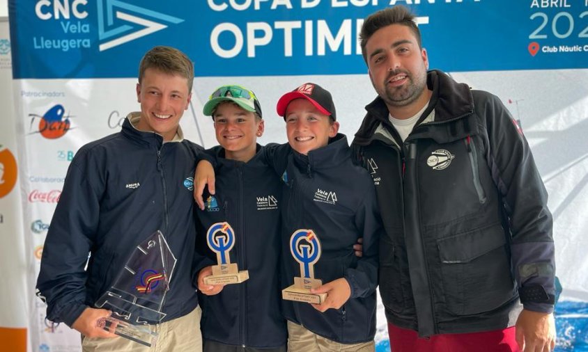 Imatge de l'equip del CNCB després de la gran actuació a la Copa d'Espanya d'Optimist