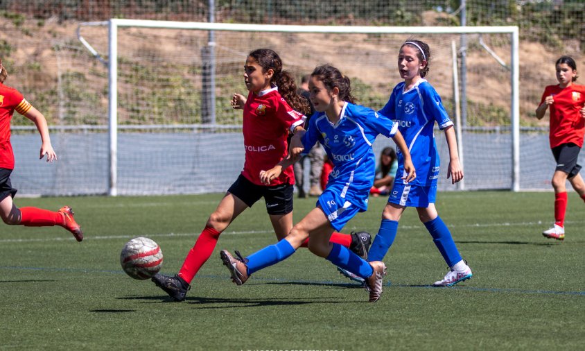 Imatge del partit entre l'Aleví A femení i el Santboià B