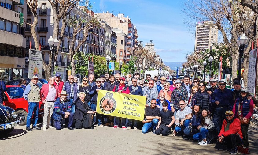 El Club de Vehicles Clàssics i Antics va visitar l'exposició Tarragona sobre rodes el passat 15 d'abril