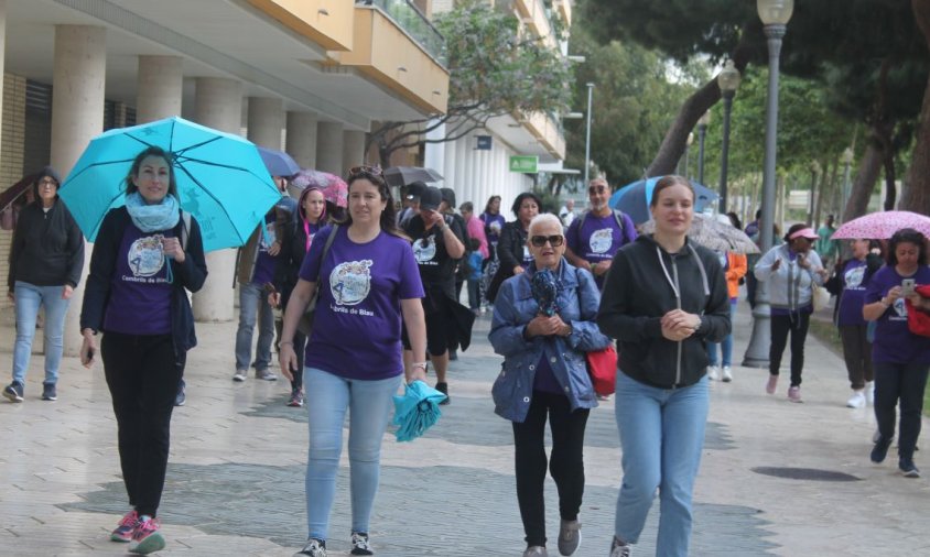 La marxa va aplegar petits i grans per una causa solidària