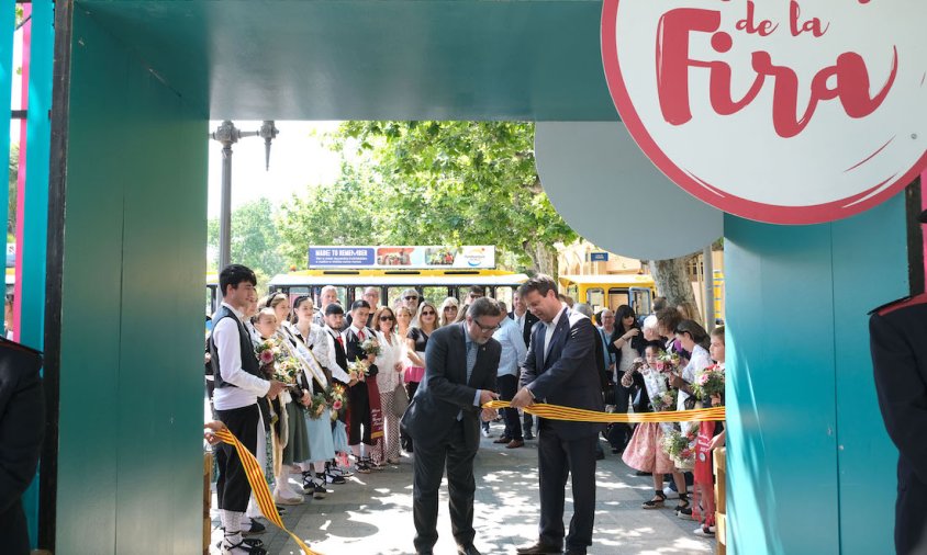 Oliver Klein i Santiago Castellà tallant la cinta d'inauguració de la Fira