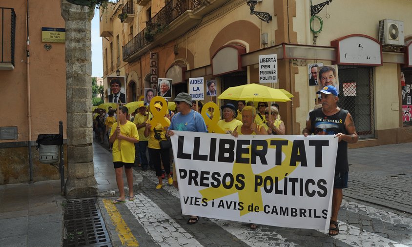 Les Àvies i Avis de Cambrils, ahir, al carrer de l'Hospital