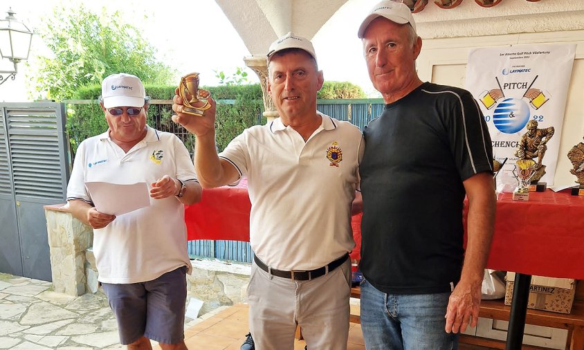 Un moment de l'entrega de premis del primer torneig de pitch and putt, celebrat l'any passat