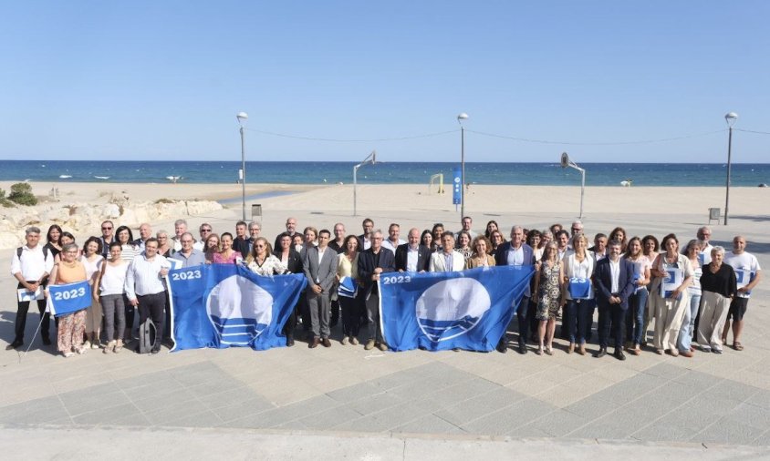 L'acte de recollida de les Banderes Blaves es va fer dijous a la platja dels Muntanyans de Torredembarra