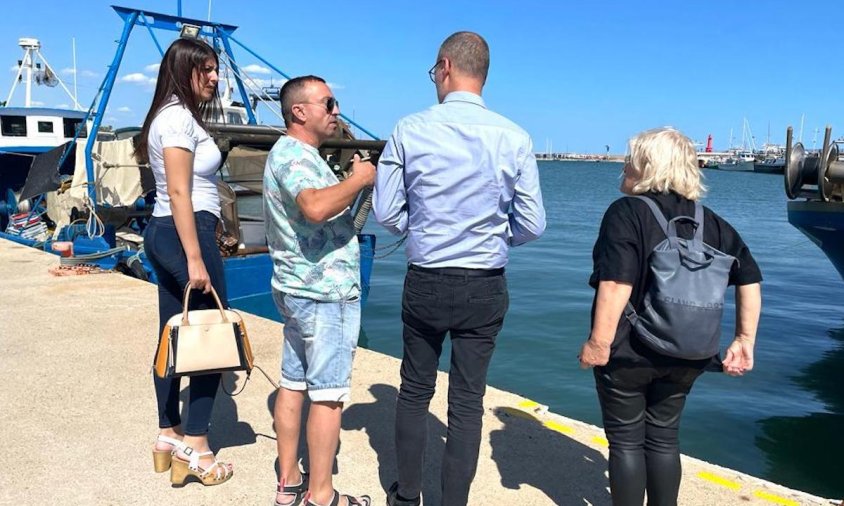 Josep Maria Cruset durant la seva visita a la Confraria de Pescadors de Cambrils