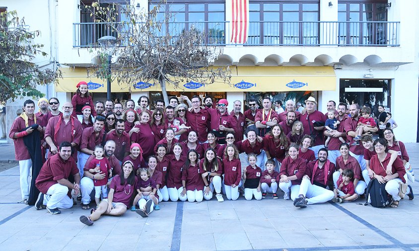 Foto de grup dels Xiquets de Cambrils un cop completada la diada castellera