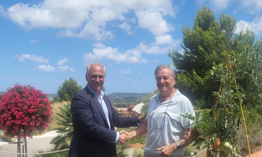 Eduardo Mayol, director de l'Eivissa Botànic Biotecnològic, i Francisco Javier Castillo, director del Jardí Històric del Parc Samà de Cambrils