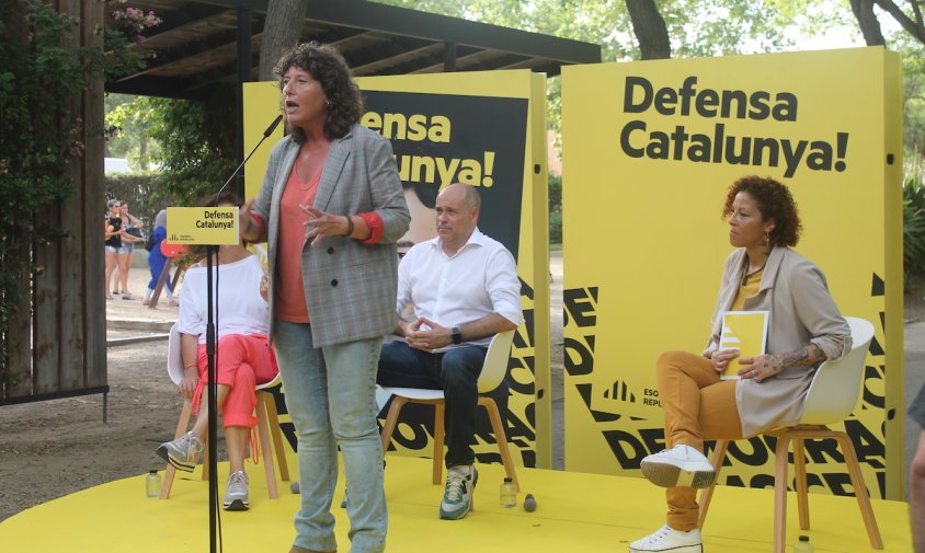 Teresa Jordà durant el seu discurs a Cambrils