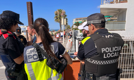 Agents dels tres cosos policials durant el dispositiu