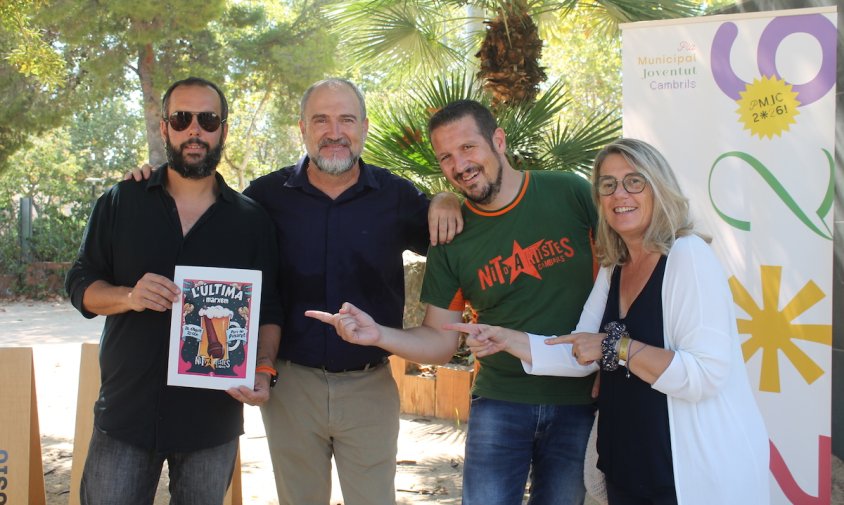 Marc Gibert i Pere Martí, de l'organització de la NAC, acompanyats d'Alfredo Clúa i Laura Mellau