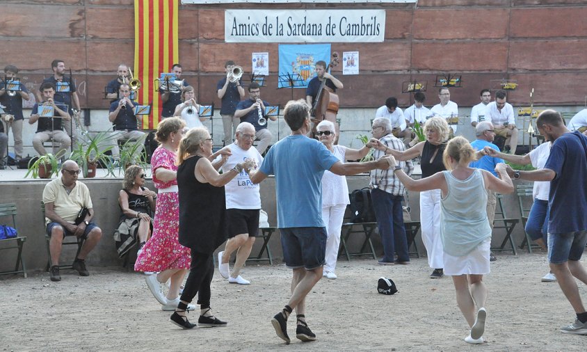 Imatge de l'Aplec de Sardanes de la Festa Major de la Mare de Déu del Camí. l'any passat