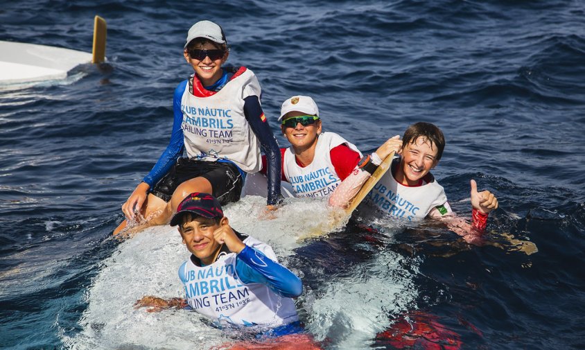 Membres de l'equip d'Optimist del Club Nàutic de Cambrils