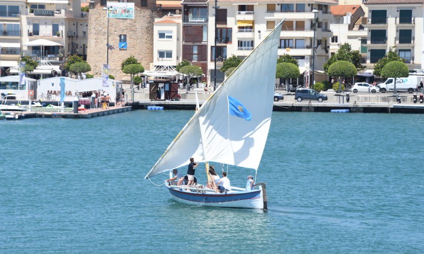 Imatge d'una embarcació de vela llatina