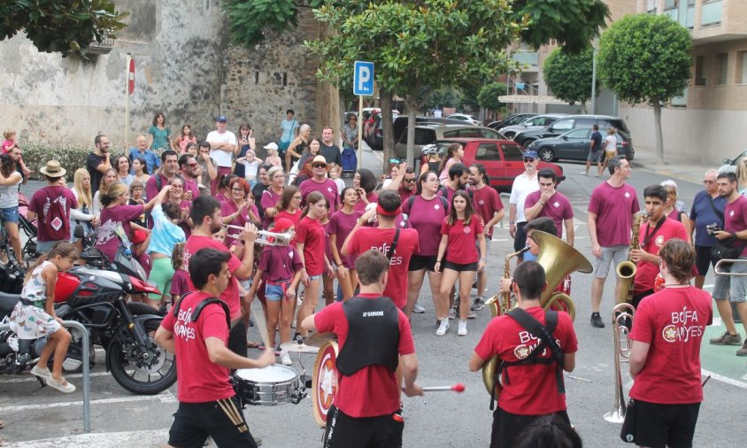 La xaranga Bufacanyes va animar la cercavila