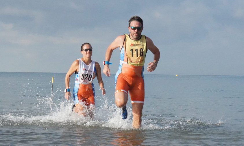 L'aqua beach trail és una modalitat esportiva híbrida que fusiona el millor del trail i la marxa aquàtica