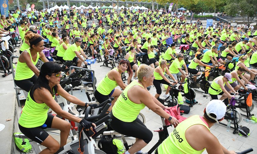 400 persones es van aplegar en aquesta activitat d'spinning que enguany s'ha englobat dins el Cambribike