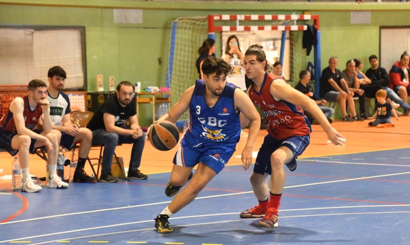 Álex Rodríguez conduïnt la pilota en un partit de finals de la passada temporada