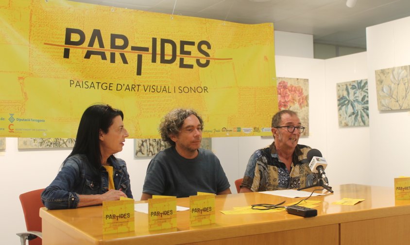 Jordina Ros i Pere Estalella, acompanyats per Jordi Barberà, regidor de Cultura