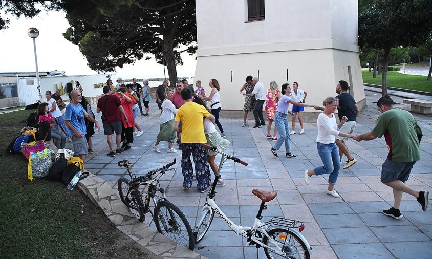 Tarragona Swing va tancar les trobades d'estiu, ahir, al costat de la Torre de l'Esquirol