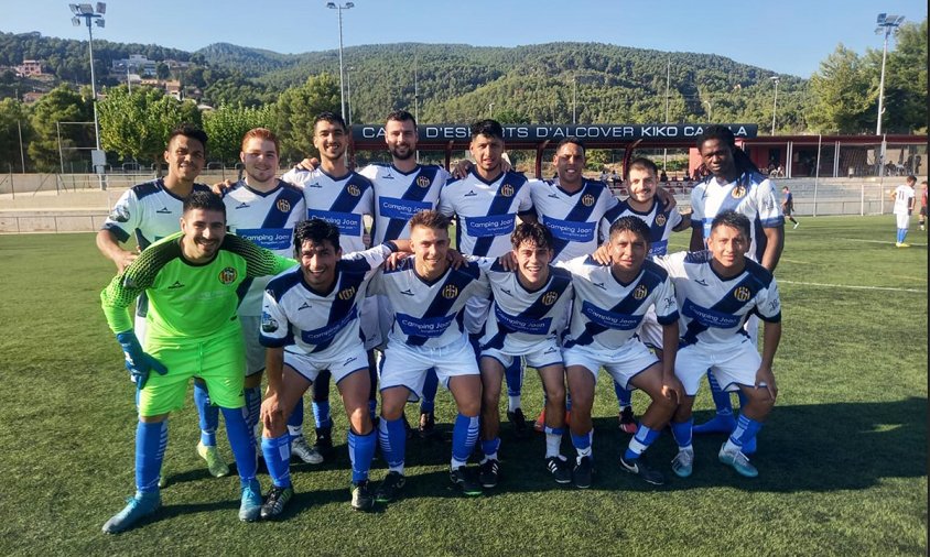 Equip titular del FC Cambrils al camp de l'Alcover B