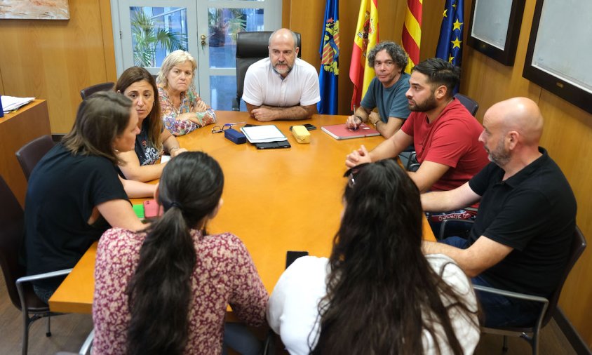 Reunió entre autoritats i els membres de l'Agipcat a l'Ajuntament de Cambrils