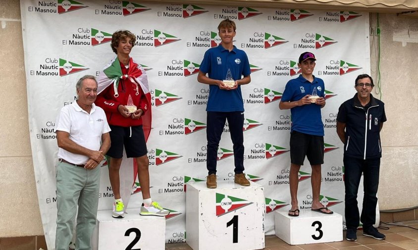 Miguel García, al primer calaix del podi, i Pepe Peñaranda, al tercer