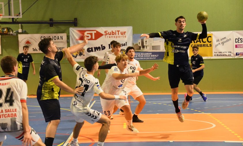 Imatge del partit entre el CH Cambrils i el CH La Salle Montcada B el passat cap de setmana