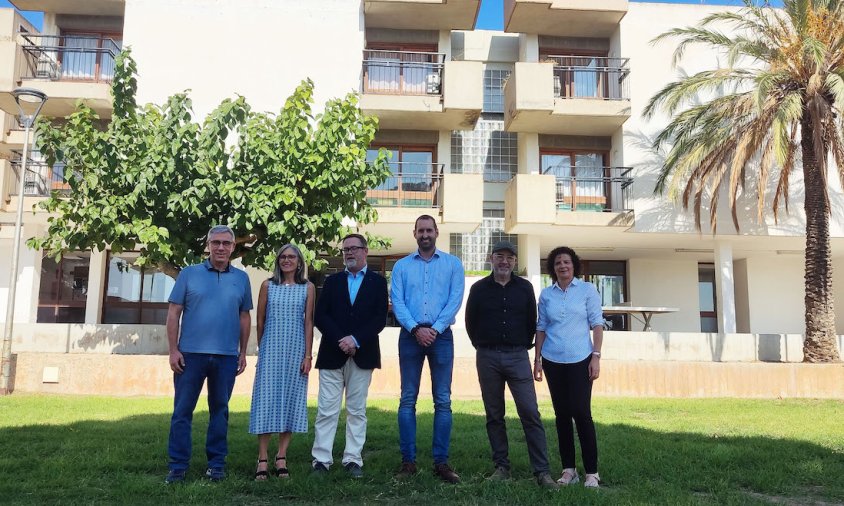 El subdelegat del Govern, Santiago José Castellà, va visitar l'antiga residència el passat 13 d'octubre, amb l'alcaldessa, Assumpció Castellví, els regidors Ferran Conejo i Elidia López i els arquitectes Joan Gavaldà i Jordi Romera