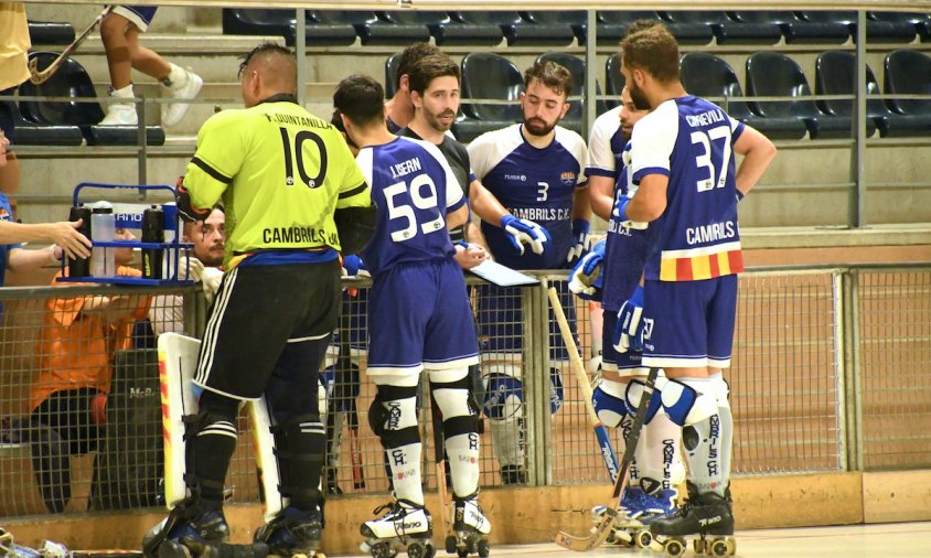 Oriol Valera donant instruccions als seus jugadors en el partit de la jornada anterior davant La Sagrera