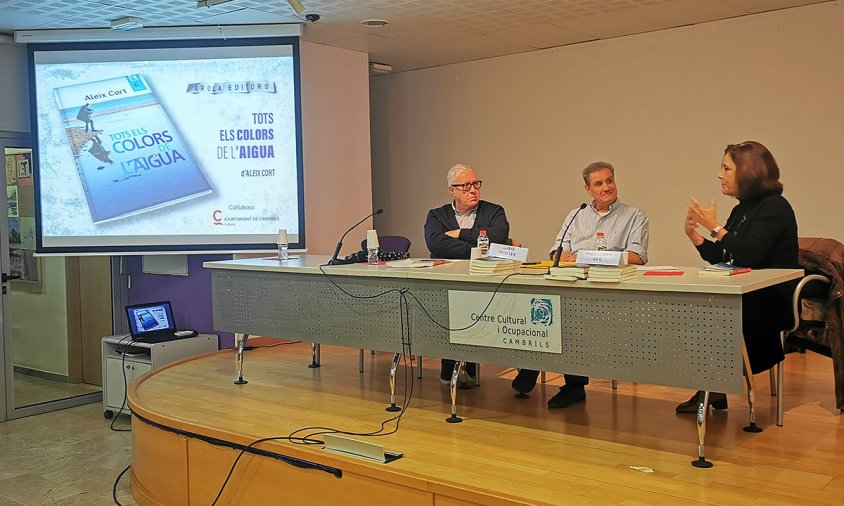 Robert Benaiges, Aleix Cort i Helena Martínez-Ferreruela, el passat dimecres, en la presentació del llibre "Tots els colors de l'aigua"