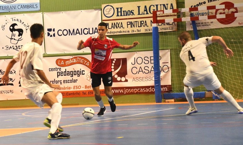 Imatge del partit entre el CFS i el Platense Calafell