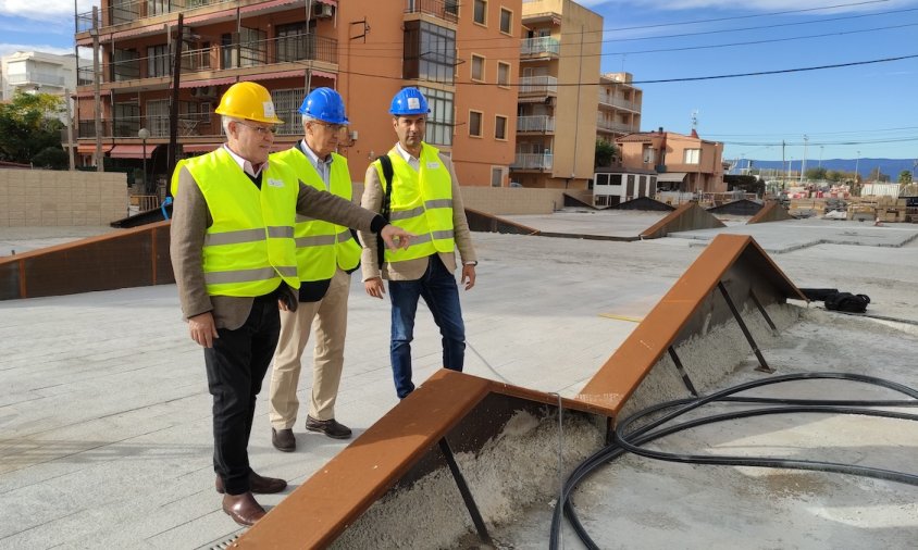 L'alcalde de Salou, Pere Granados, en una visita a les obres