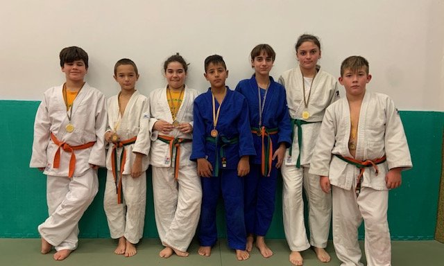 Un dels tres equips del Club Dojo Cambrils que van participar en el campionat