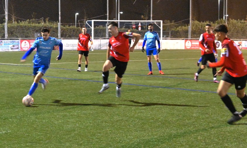 Imatge del partit entre el Cambrils Unió i el Cubelles