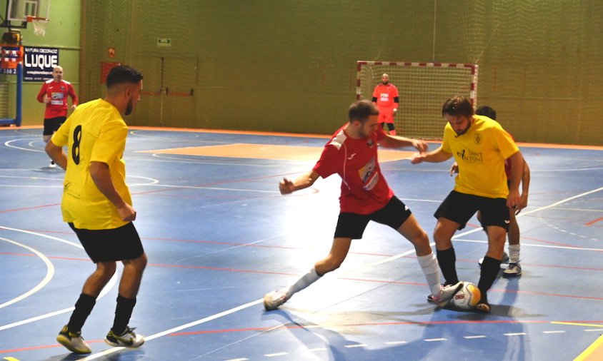 Imatge del partit de lliga entre el CFS Laguna i el CF Castellvell