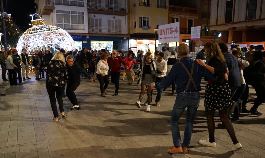 Macroballada de swing a la plaça del Pòsit, dissabte a la tarda