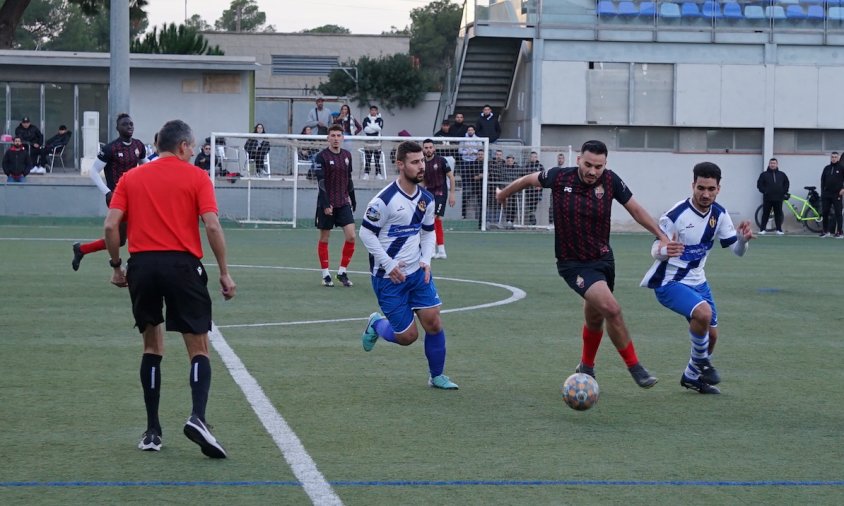 Imatge del partit entre el FC Cambrils i el Reus de Tota la Vida