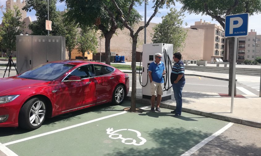 L'Hospitalet de l'Infant ha estrenat un punt de recàrrega per a vehicles elèctrics