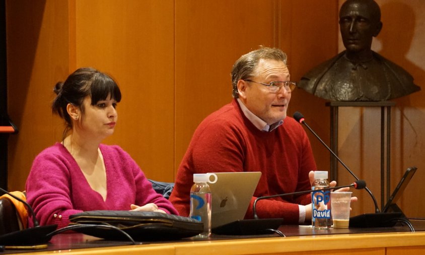 Els regidors del PP, Patricia de Miguel i David Chatelain, en el darrer ple ordinari