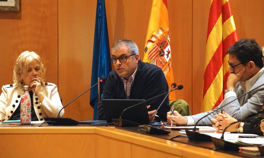 Enrique Arce intervenint en el ple del passat 23 de febrer