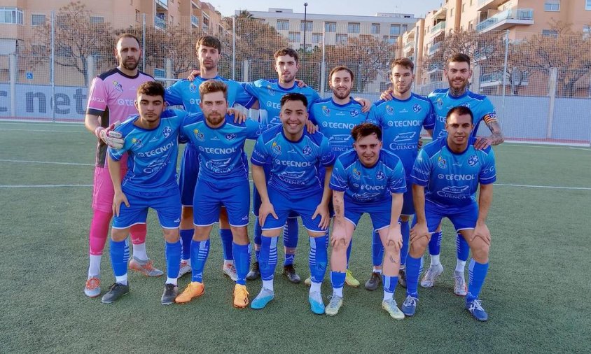 Equip titular del Cambrils Unió B al camp del Mas Pellicer