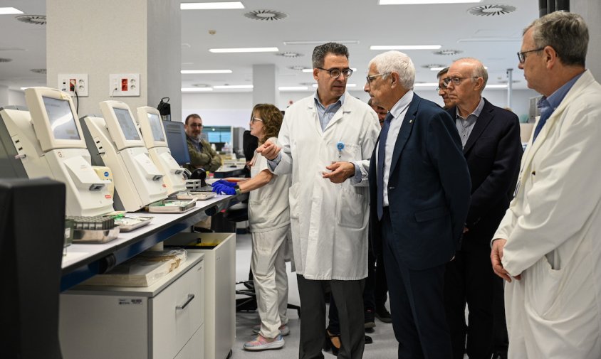 El conseller Manel Balcells durant la visita a les instal·lacions de l'Hospital Universitari Sant Joan de Reus