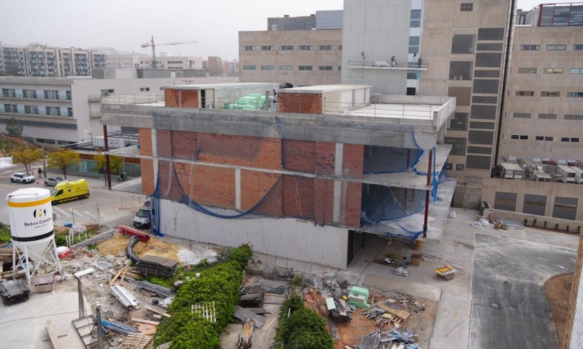 Nou edifici pont durant les obres de l’hospital Joan XXIII de Tarragona